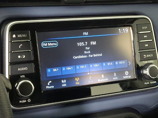 Used 2024 Nissan Versa SV FWD image 3