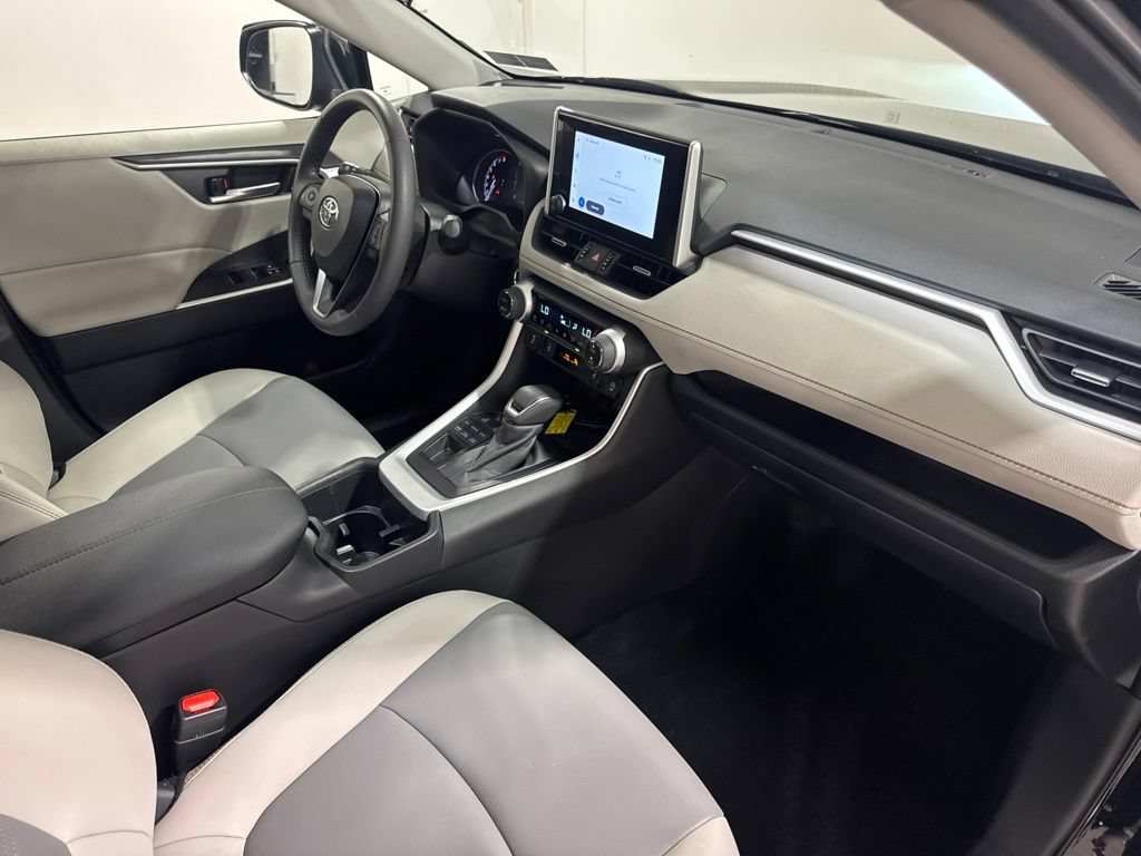 Used 2025 Toyota RAV4 XLE Premium w/ Weather Package AWD/4WD image 27