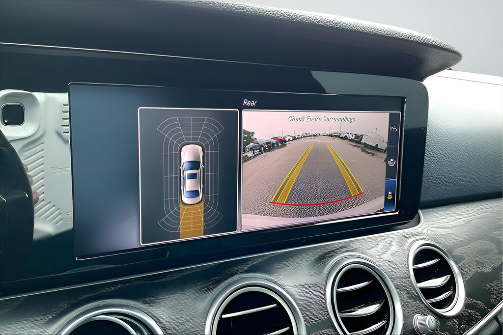 Used 2018 Mercedes-Benz E 300 image 13