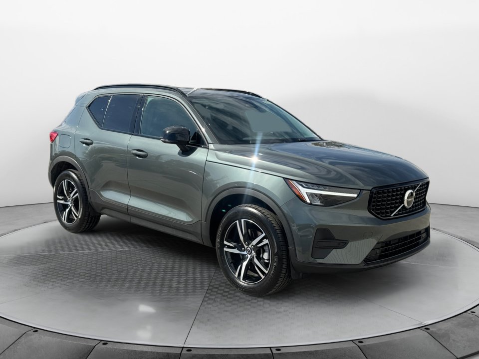 New 2026 Volvo XC40 B4 Core w/ Protection Package Premier FWD image 1