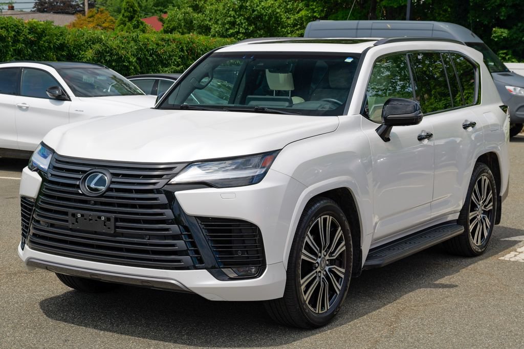 Used 2024 Lexus LX 600 4WD w/ Appearance Package image 3
