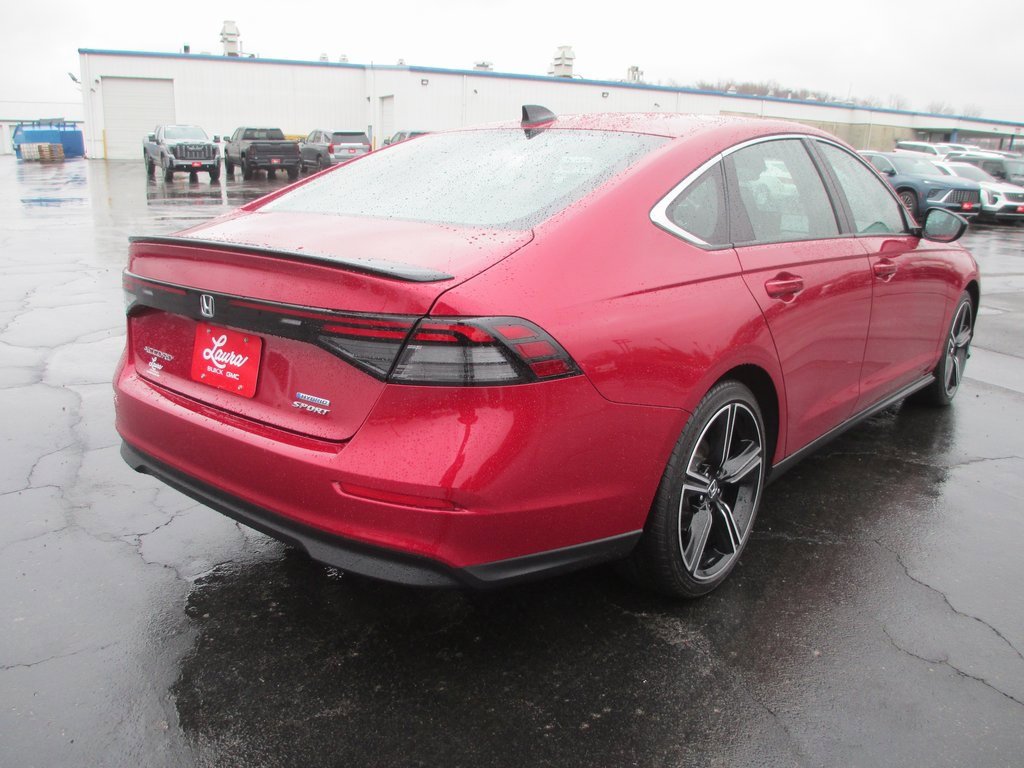 Used 2025 Honda Accord Sport image 4