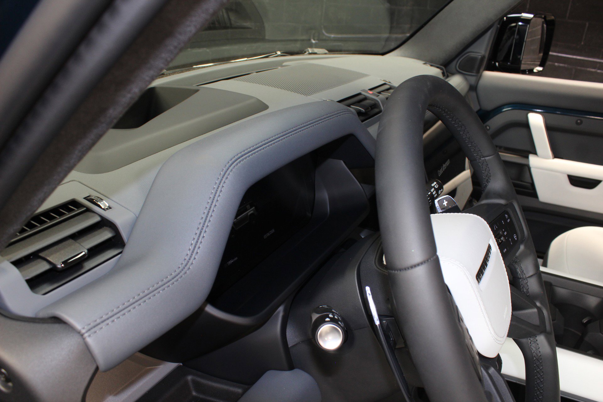 Used 2026 Land Rover Defender 110 OCTA image 44