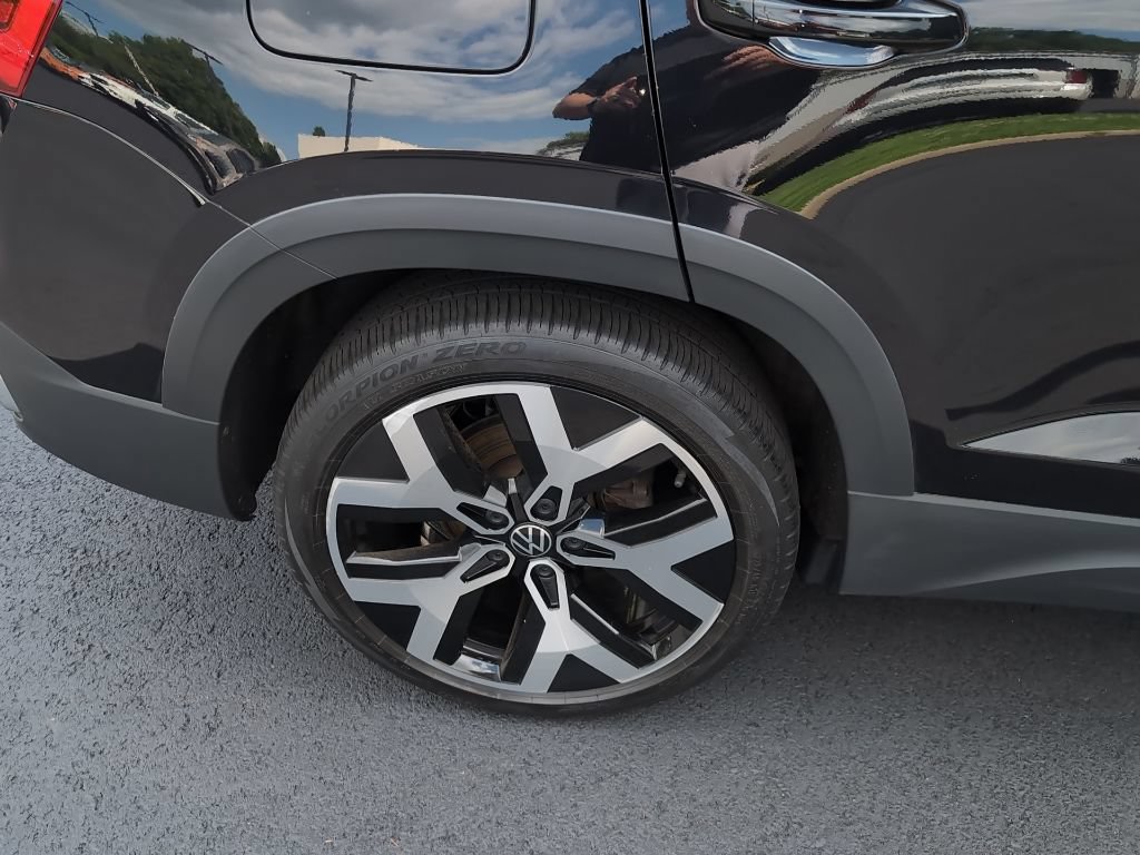 Used 2023 Volkswagen Taos SEL AWD/4WD image 4