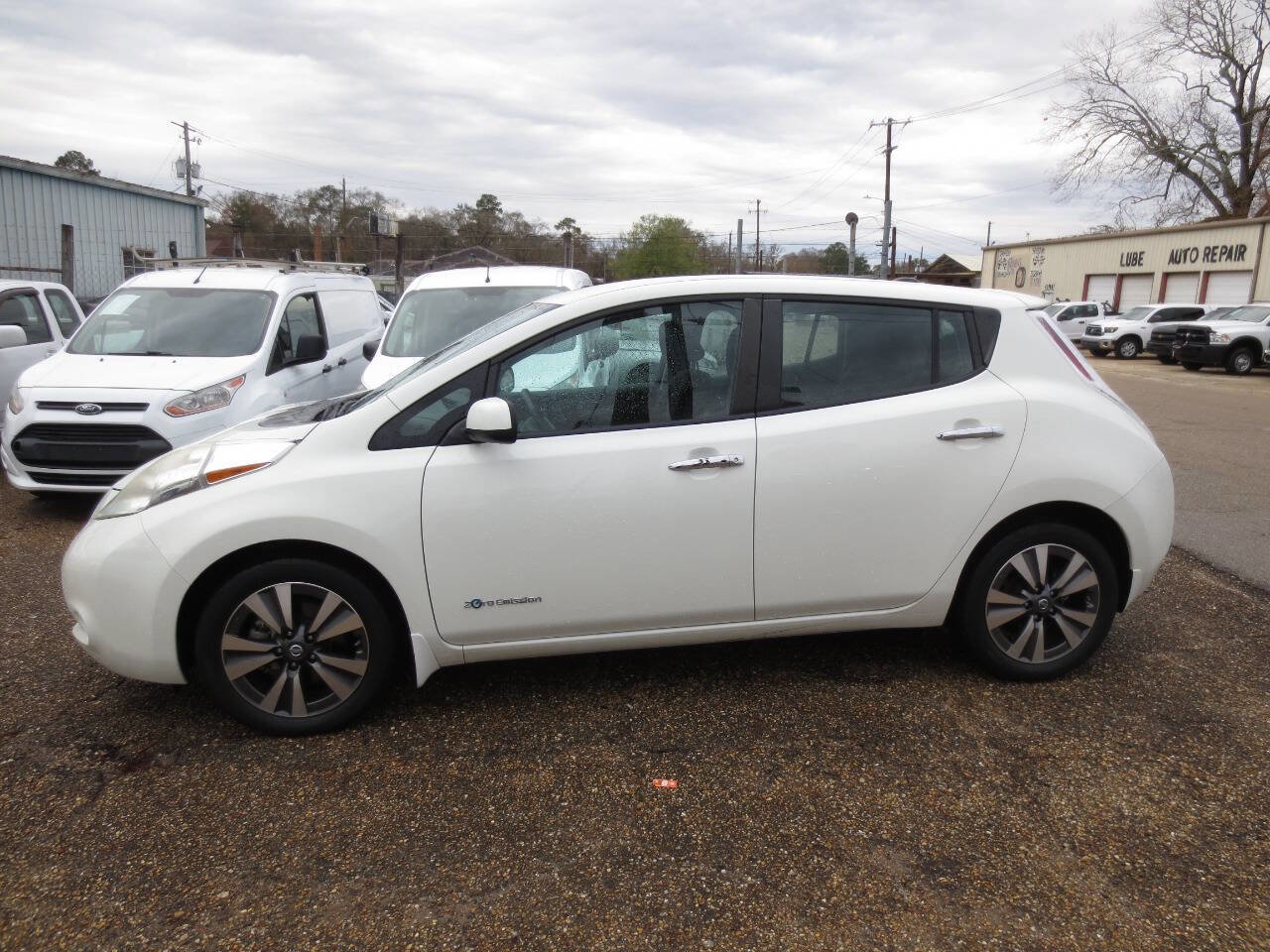 Used 2016 Nissan Leaf SV image 1
