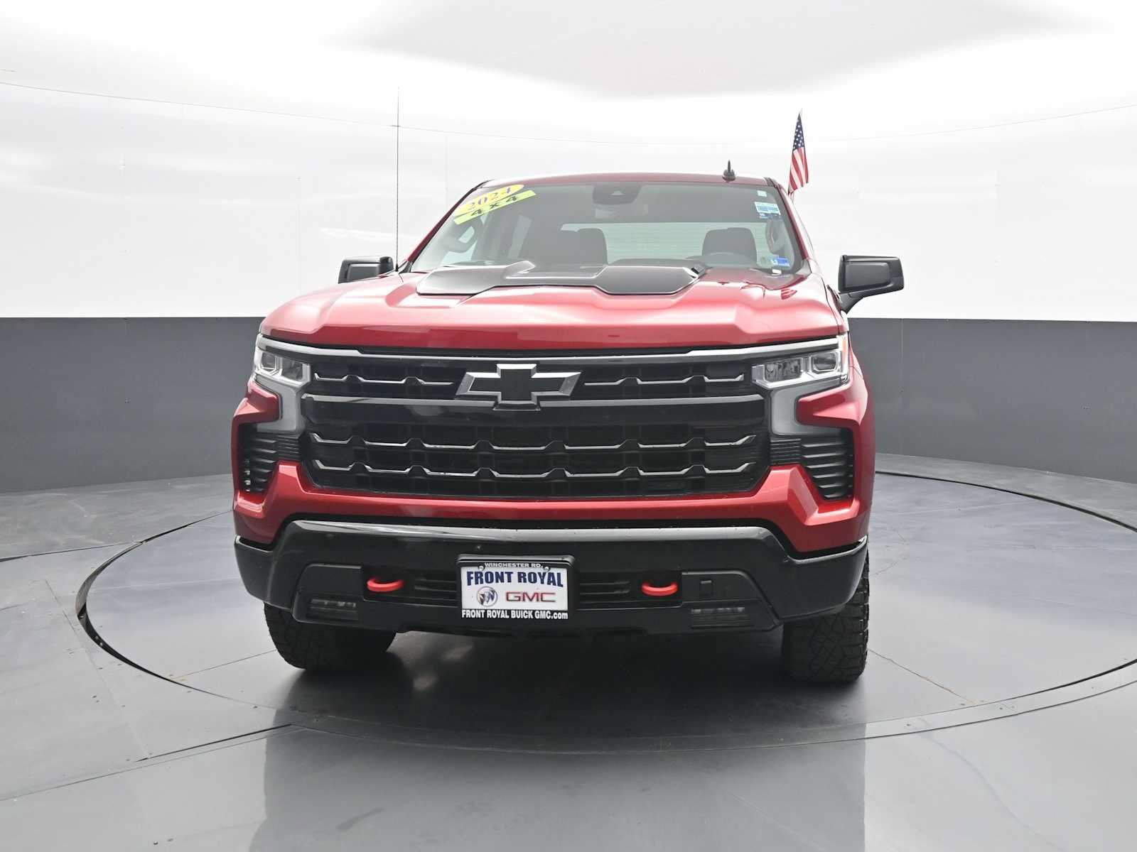 Used 2024 Chevrolet Silverado 1500 LT Trail Boss w/ LPO, Dark Essentials Package AWD/4WD image 3
