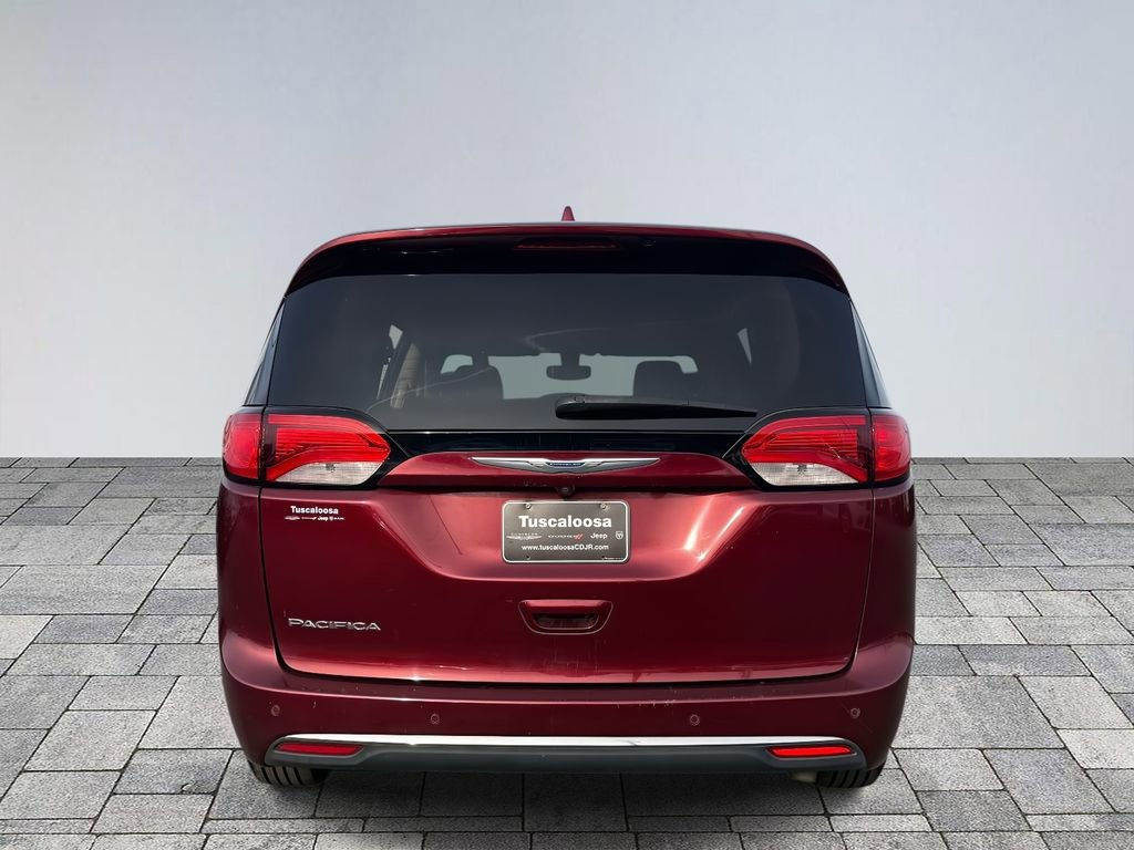 Used 2018 Chrysler Pacifica Touring-L image 6