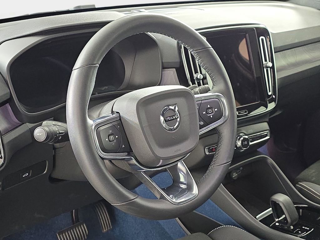 Used 2023 Volvo C40 P8 Recharge Ultimate image 19