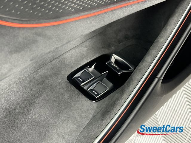 Used 2024 McLaren Artura image 31