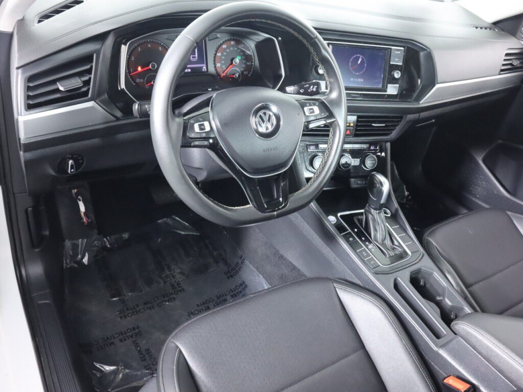 Used 2021 Volkswagen Jetta SE FWD image 9