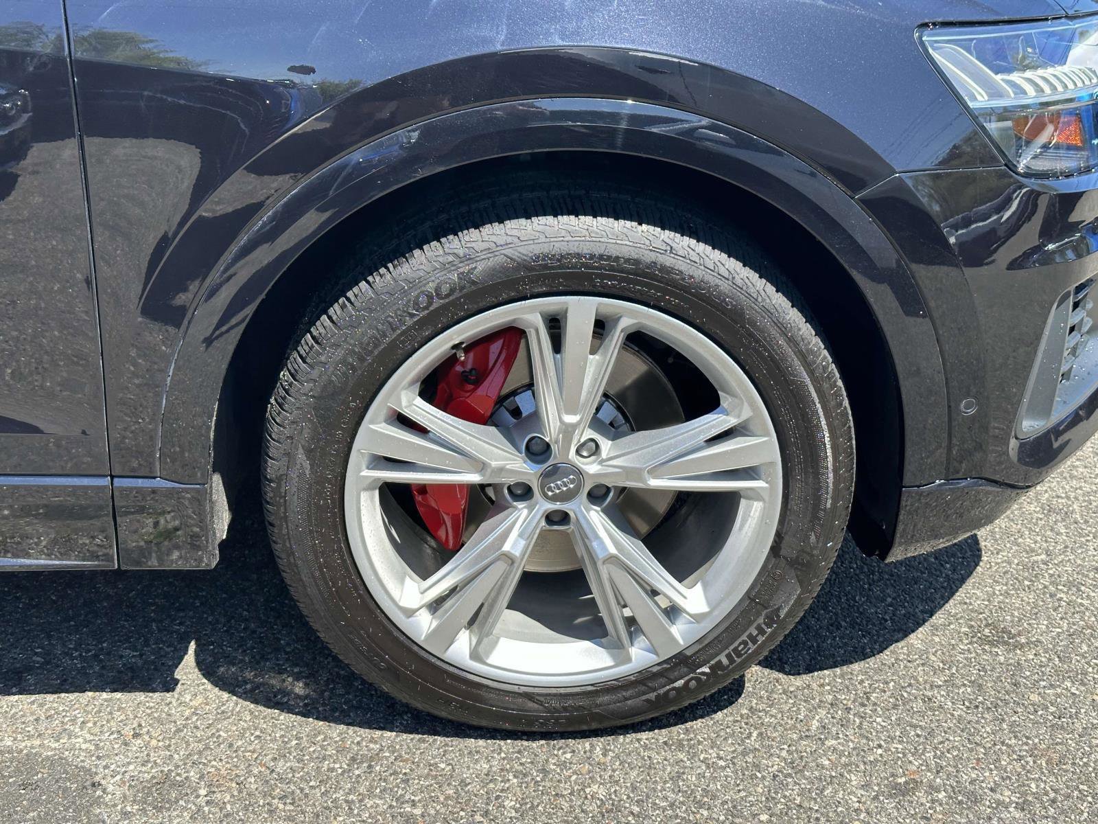 Used 2019 Audi Q8 Premium Plus w/ Premium Plus AWD/4WD image 9