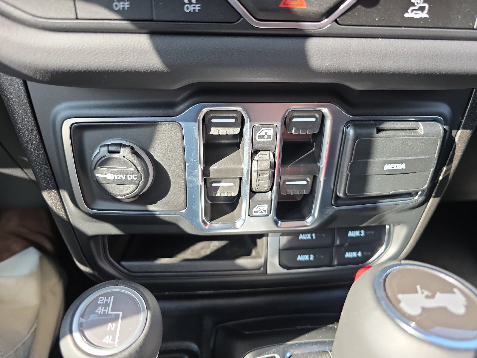 New 2026 Jeep Wrangler Unlimited Sahara AWD/4WD image 26