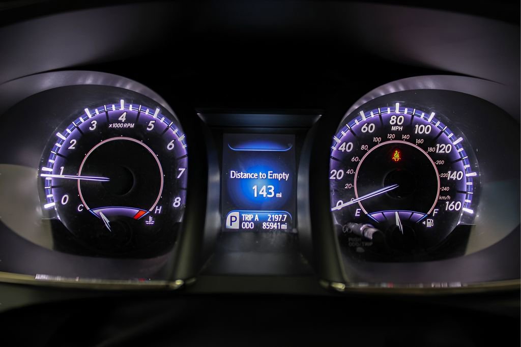 Used 2016 Toyota Avalon XLE Plus FWD image 25