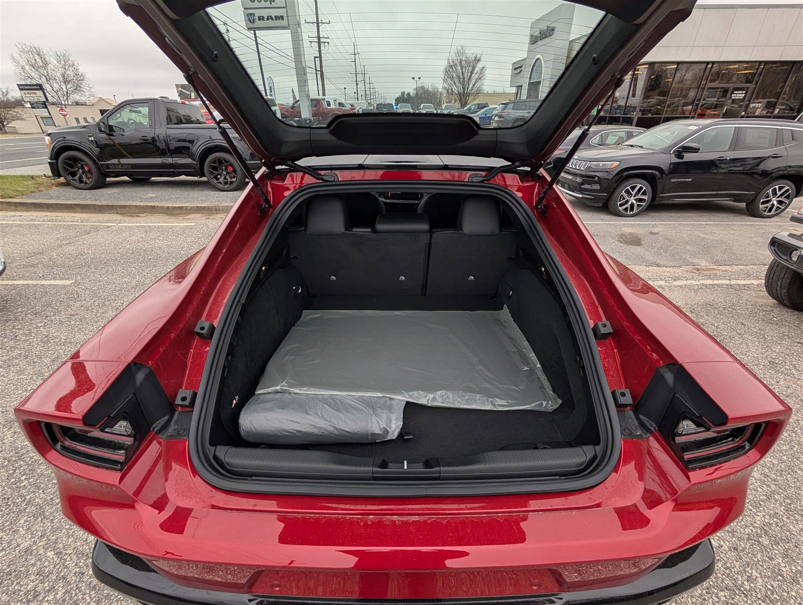 New 2025 Dodge Charger R/T w/ Quick Order Package 25M R/T image 9