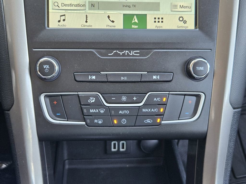 Used 2019 Ford Fusion SE FWD image 14