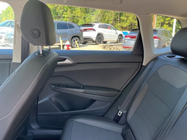 New 2025 Volkswagen Taos SE image 15