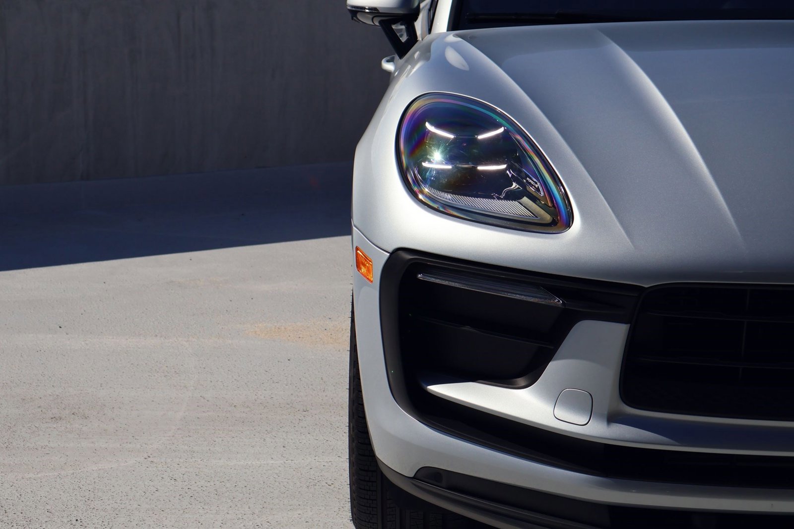 Certified 2025 Porsche Macan image 12