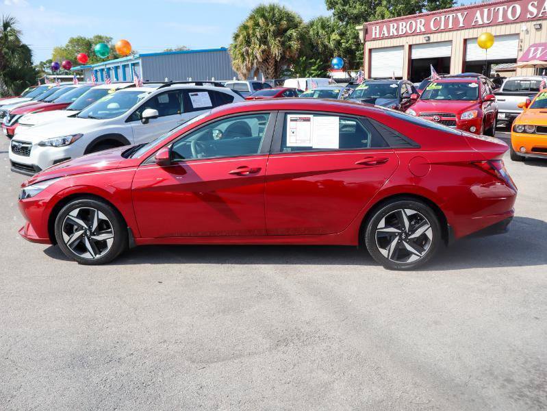 Used 2023 Hyundai Elantra SEL w/ Convenience Package FWD image 2