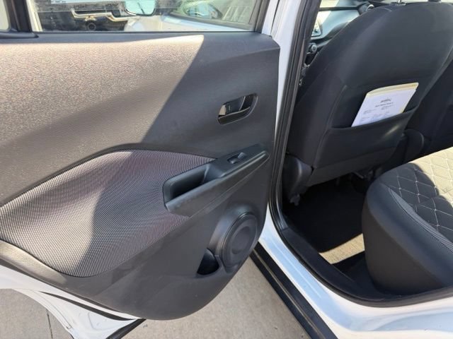 Used 2019 Nissan Kicks S FWD image 11