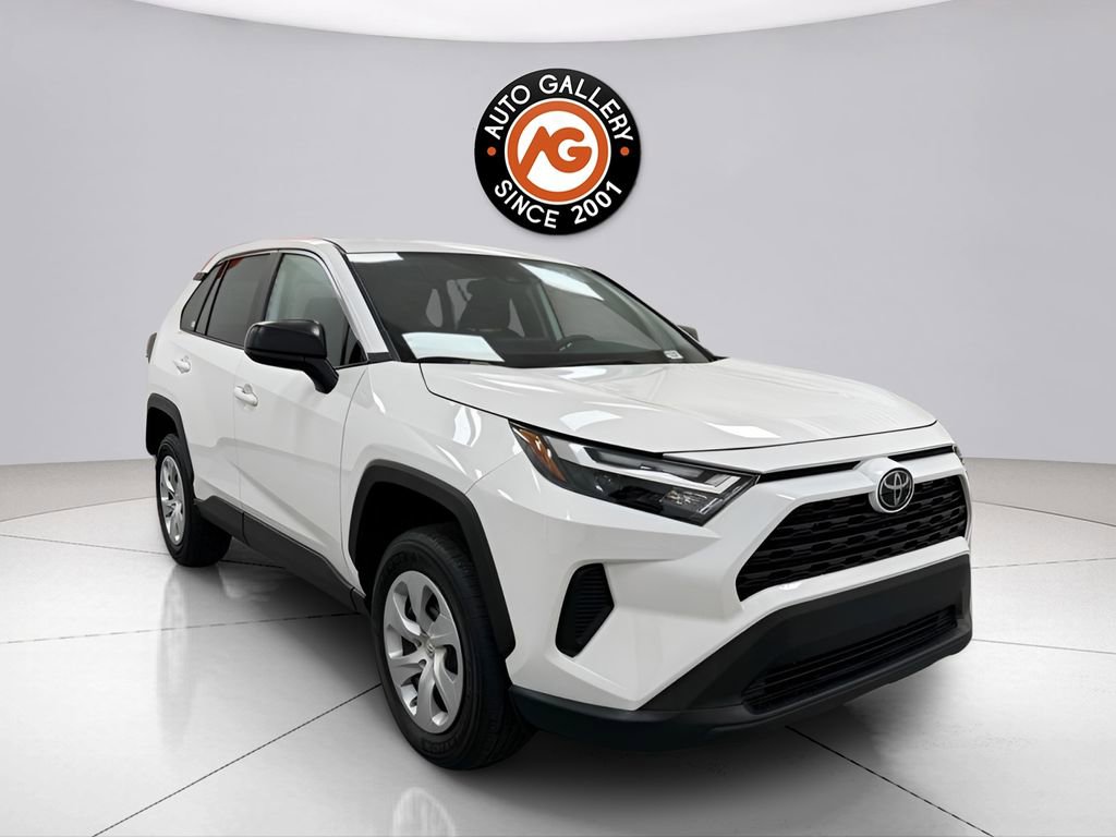 Used 2025 Toyota RAV4 LE FWD video 1