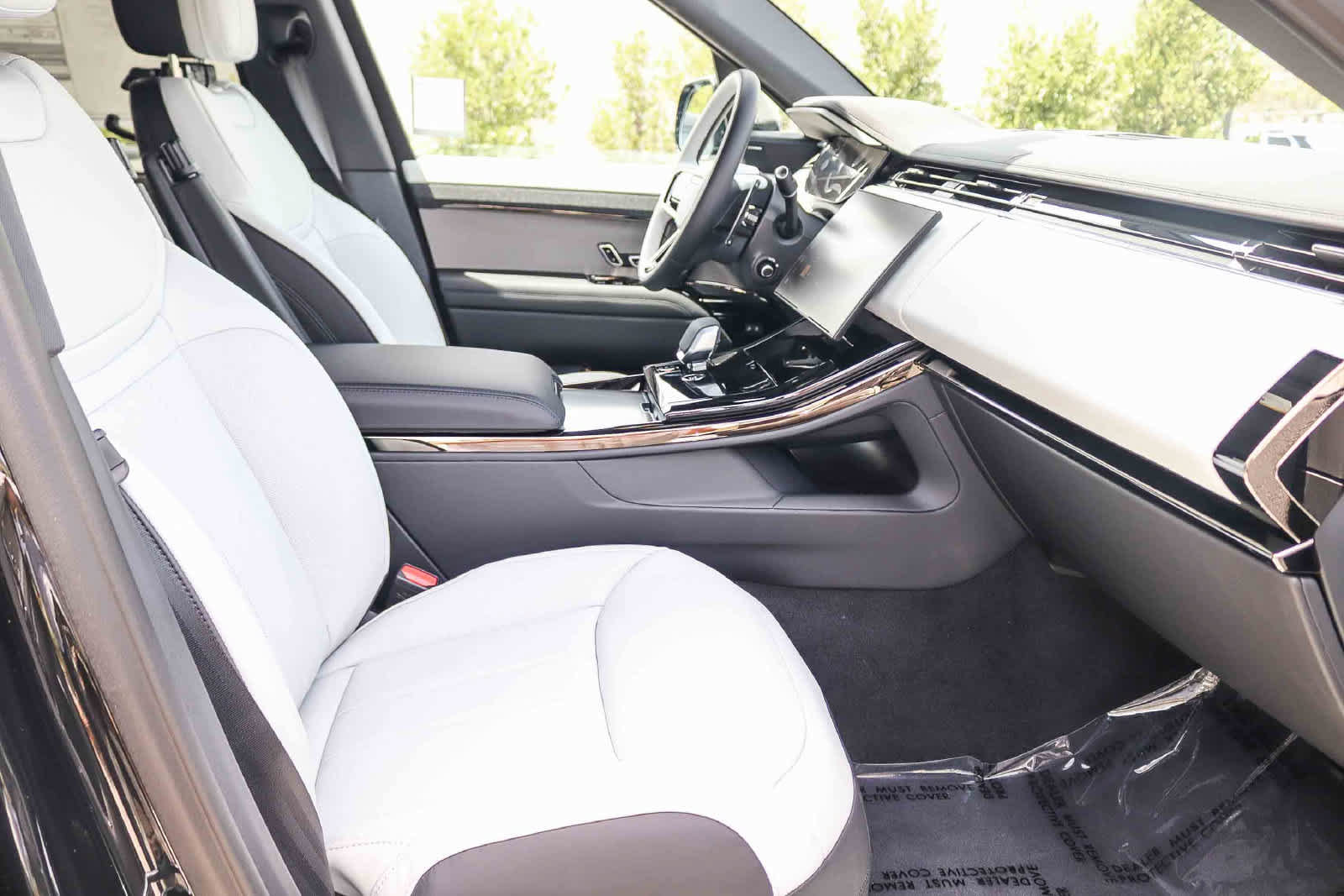 New 2026 Land Rover Range Rover Sport Dynamic SE AWD/4WD image 15