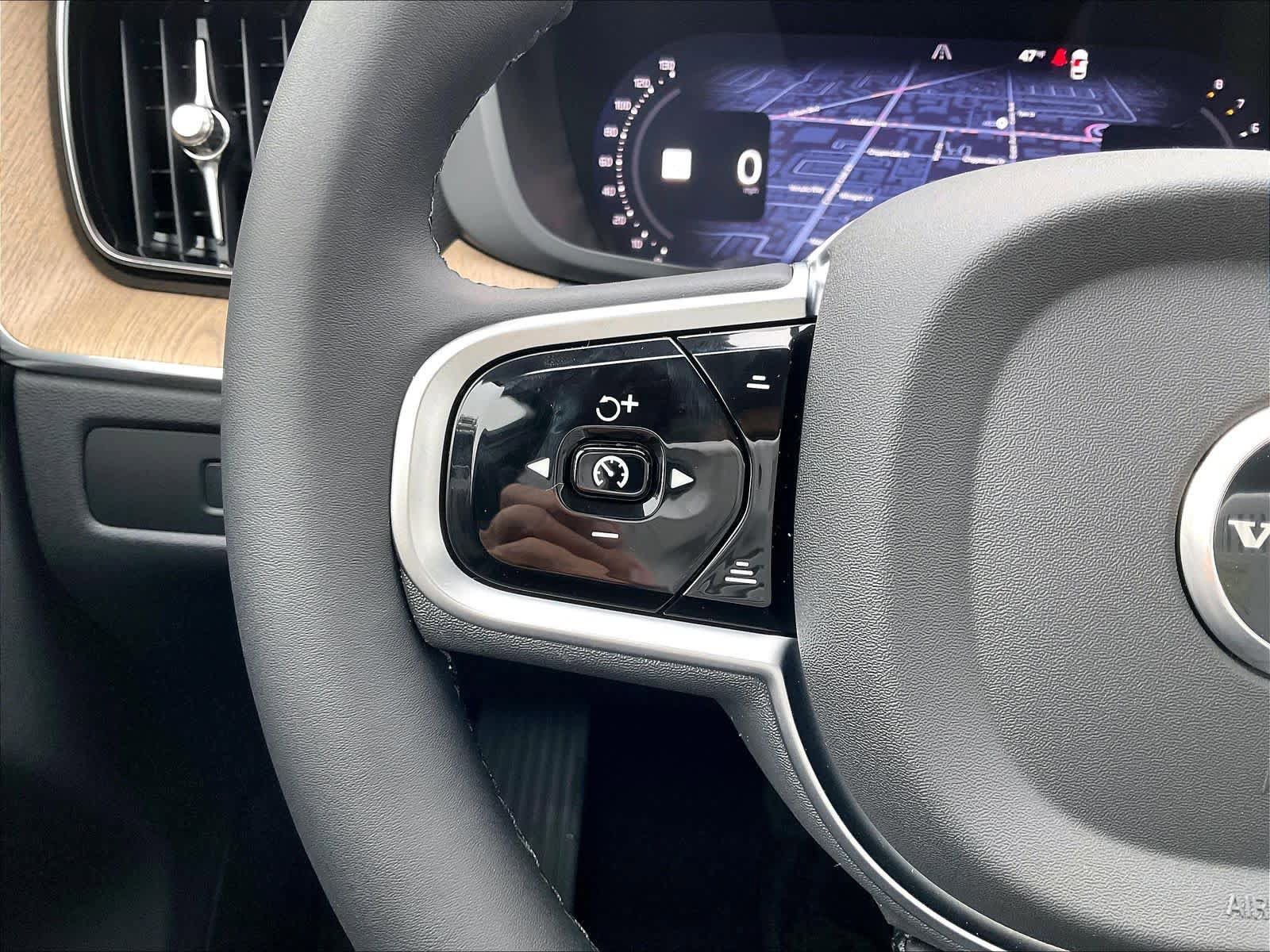 New 2026 Volvo XC60 B5 Ultra w/ Climate Package AWD/4WD image 17