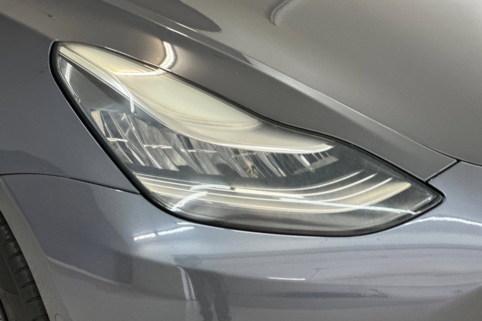 Used 2018 Tesla Model 3 Mid Range RWD image 10