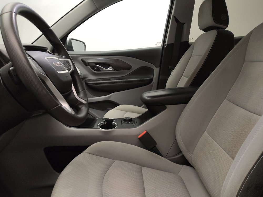 Used 2023 GMC Terrain SLE image 17