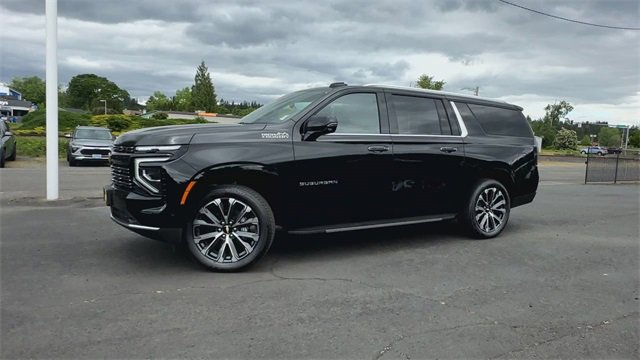 Used 2025 Chevrolet Suburban High Country w/ Sun And Tow Package image 6