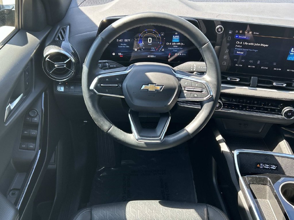 Used 2025 Chevrolet Equinox LT w/ Convenience Package II FWD image 11