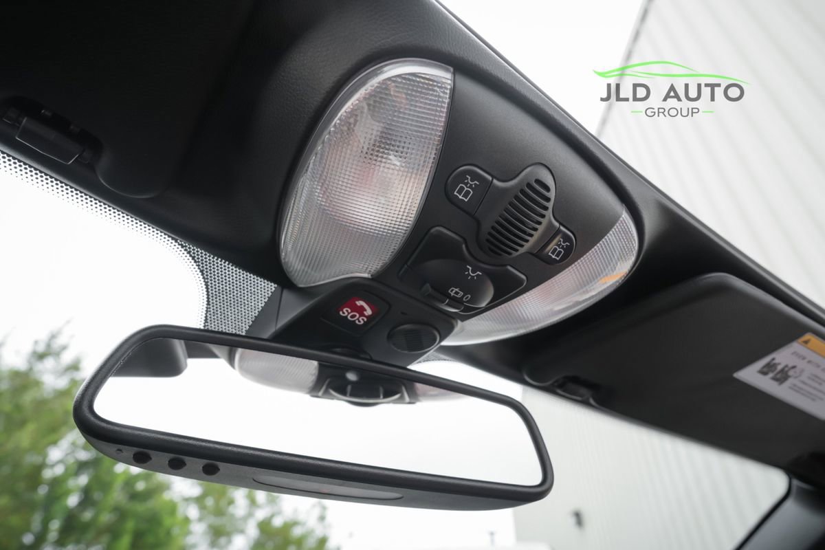 Used 2012 Mercedes-Benz SL 550 image 33