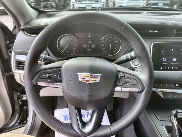 Used 2023 Cadillac XT4 Luxury w/ Cold Weather Package image 10