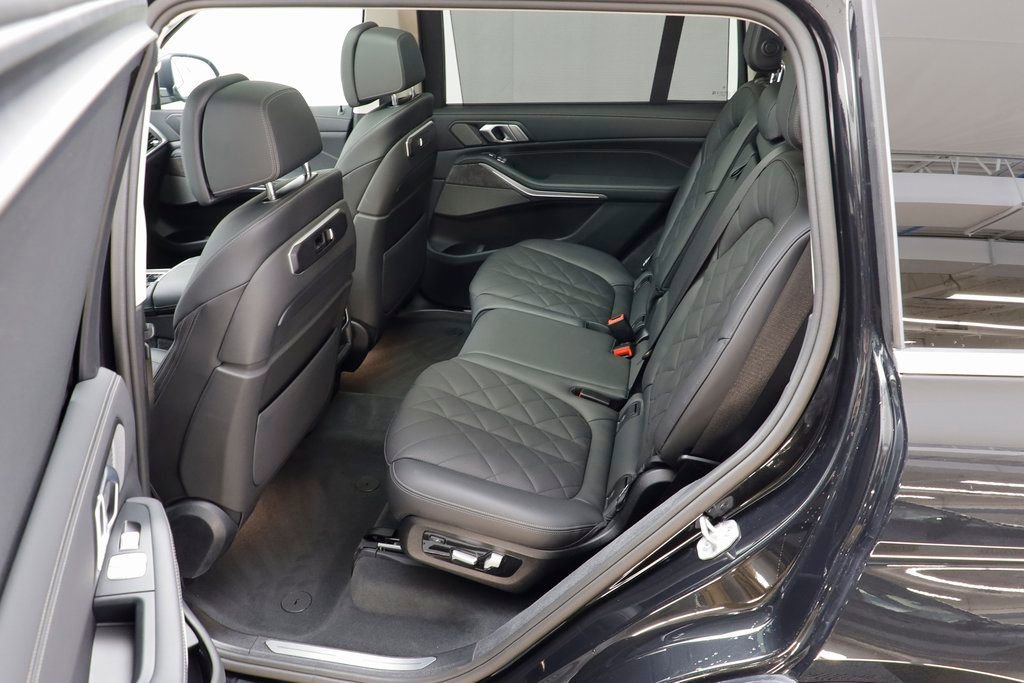 Used 2025 BMW X7 xDrive40i image 15