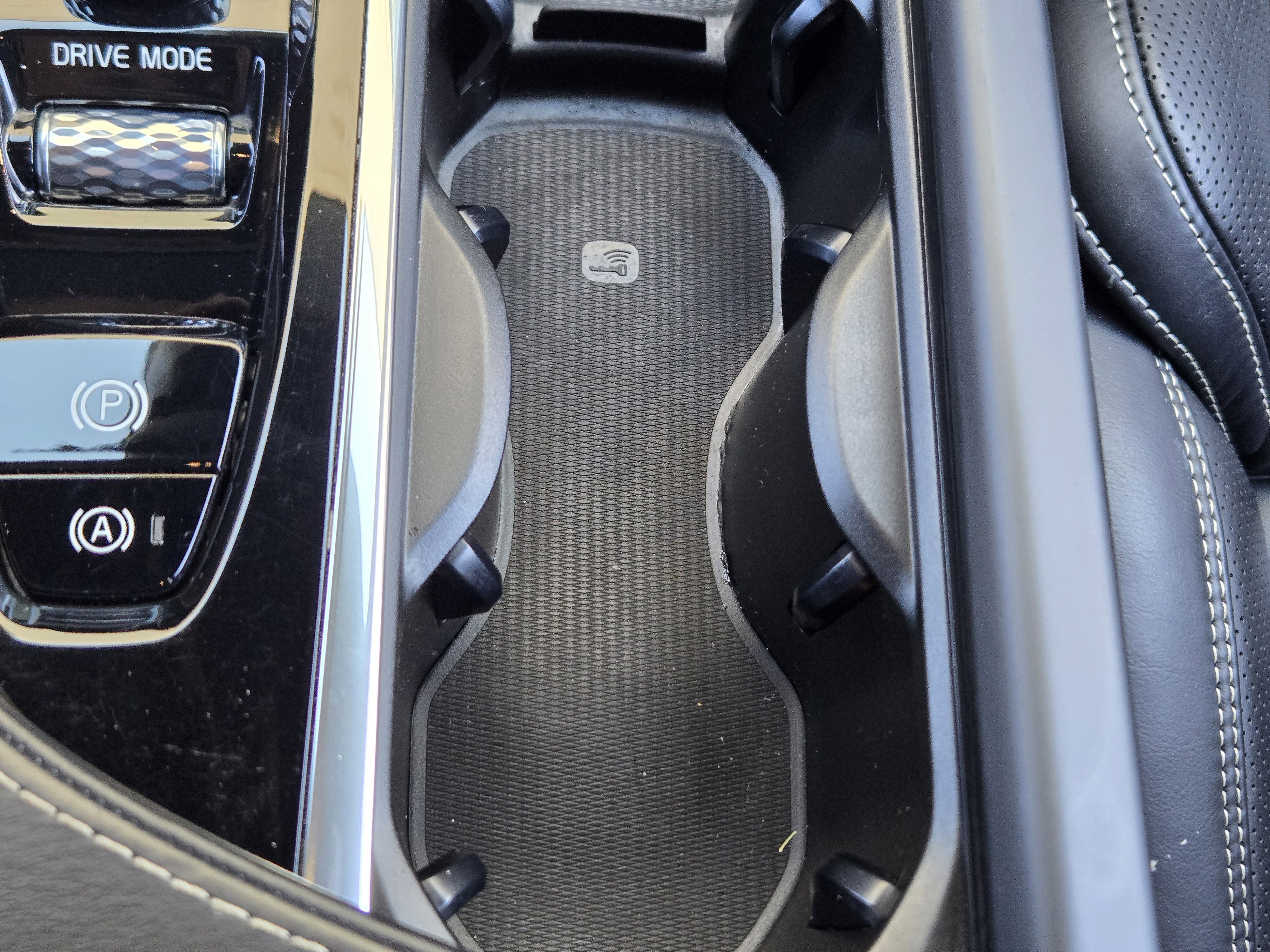 Used 2020 Volvo XC90 T6 R-Design image 29