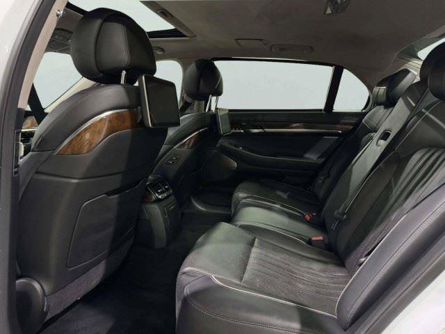 Used 2019 Genesis G90 5.0 Ultimate RWD image 45