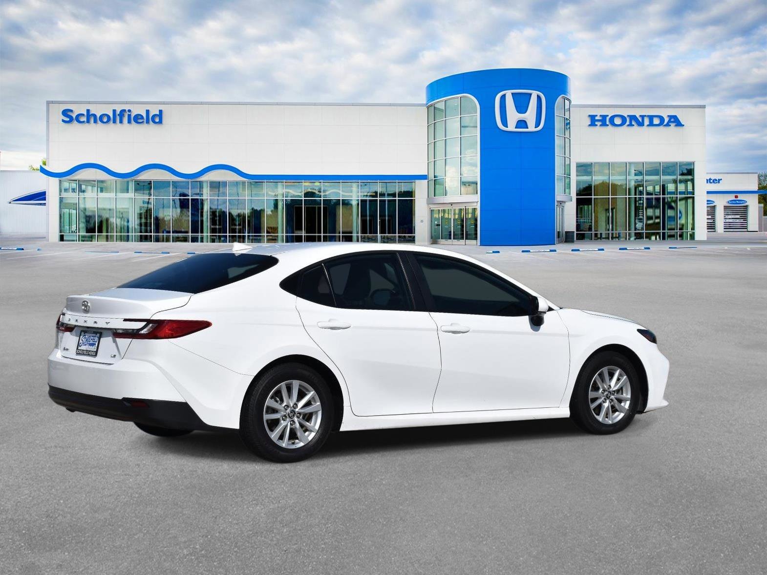 Used 2025 Toyota Camry LE FWD image 3