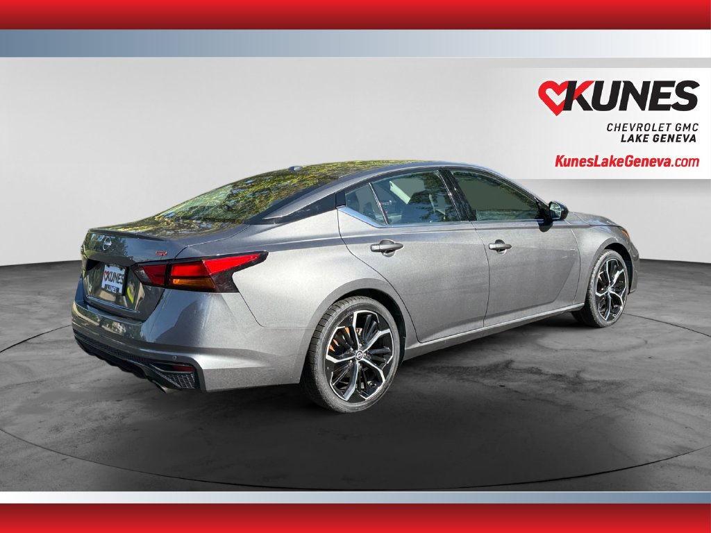 Used 2024 Nissan Altima 2.5 SR w/ SR Premium Package FWD image 10