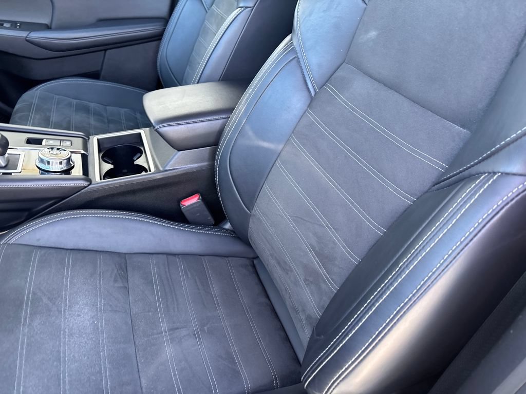 Used 2024 Mitsubishi Outlander SE Black Edition AWD/4WD image 21