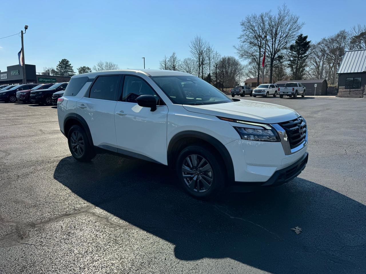 Used 2023 Nissan Pathfinder S AWD/4WD image 4