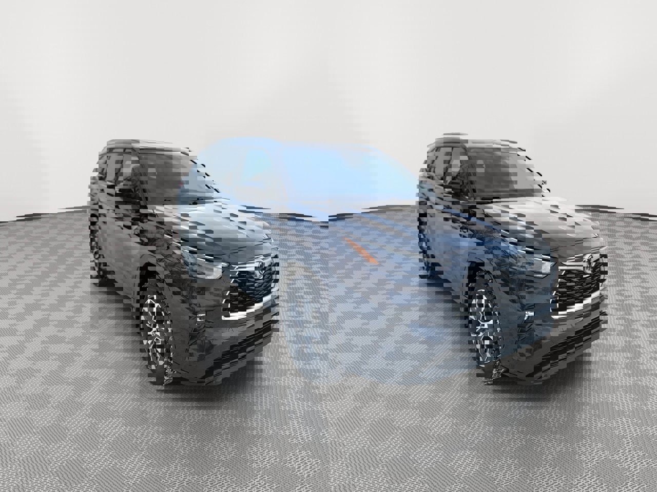 Used 2023 Toyota Highlander XLE image 2