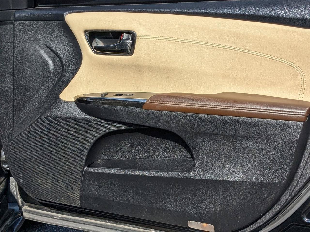 Used 2013 Toyota Avalon XLE Touring FWD image 31