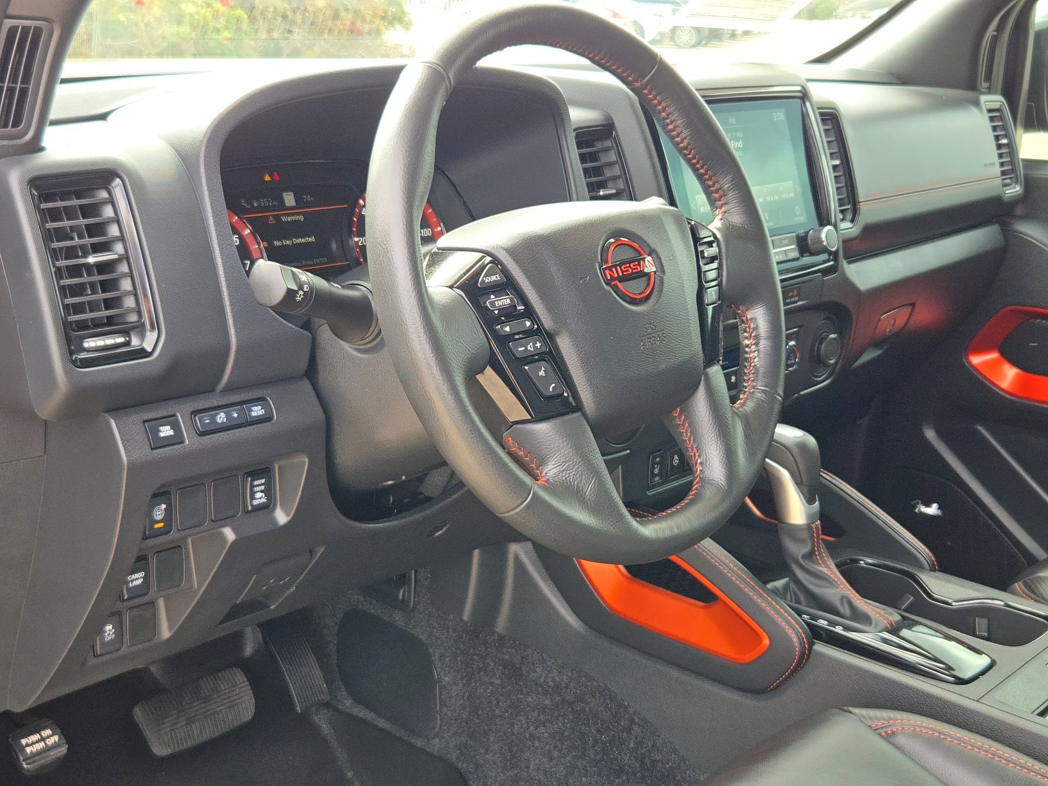 Used 2024 Nissan Frontier Pro-X w/ Pro Premium Package image 11