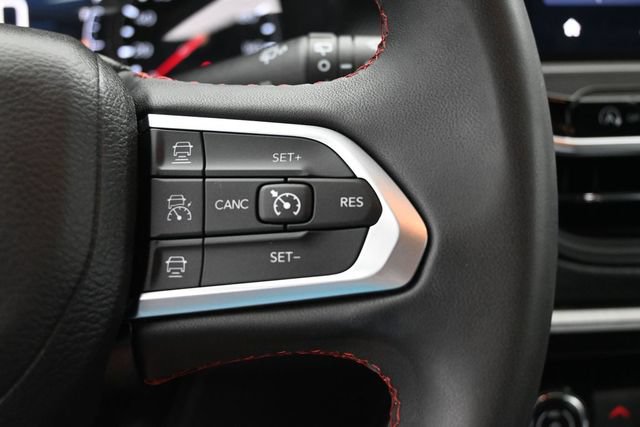 Used 2025 Jeep Compass Trailhawk AWD/4WD image 30