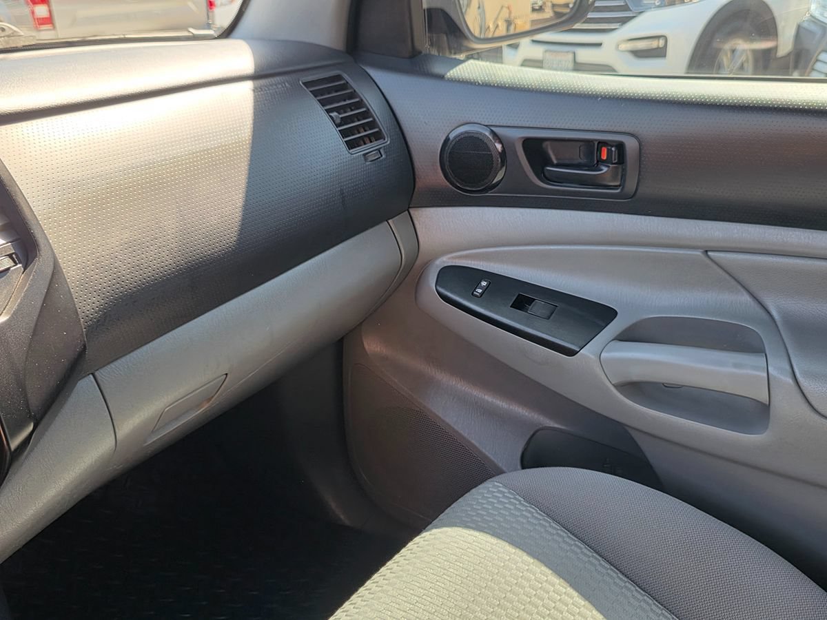 Used 2014 Toyota Tacoma 4x4 Double Cab image 31