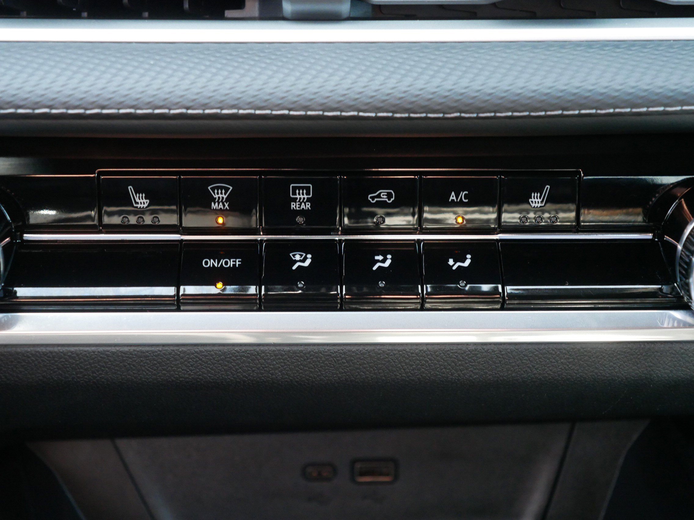 Used 2025 Chevrolet Equinox LT image 23