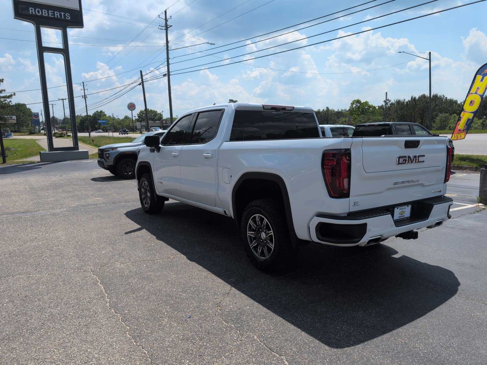 Used 2024 GMC Sierra 1500 AT4 w/ Technology Package image 3