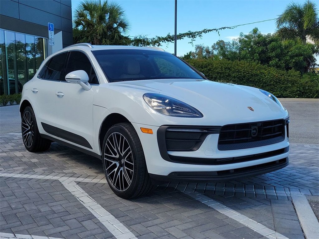 Used 2024 Porsche Macan image 7