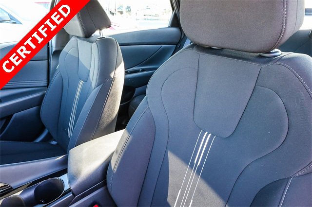 Certified 2025 Hyundai Elantra SEL image 29