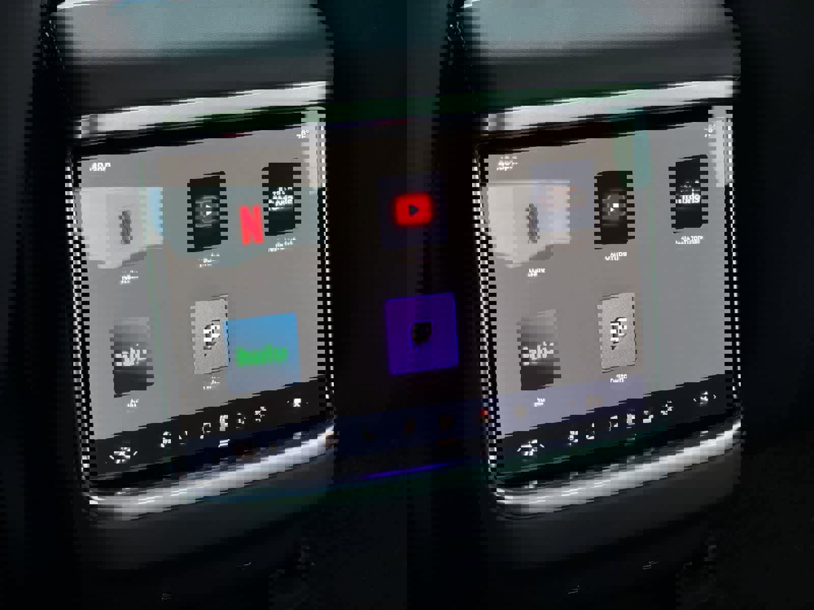 Used 2025 Tesla Model S image 29