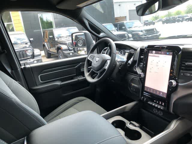 New 2026 RAM 3500 Big Horn AWD/4WD image 17